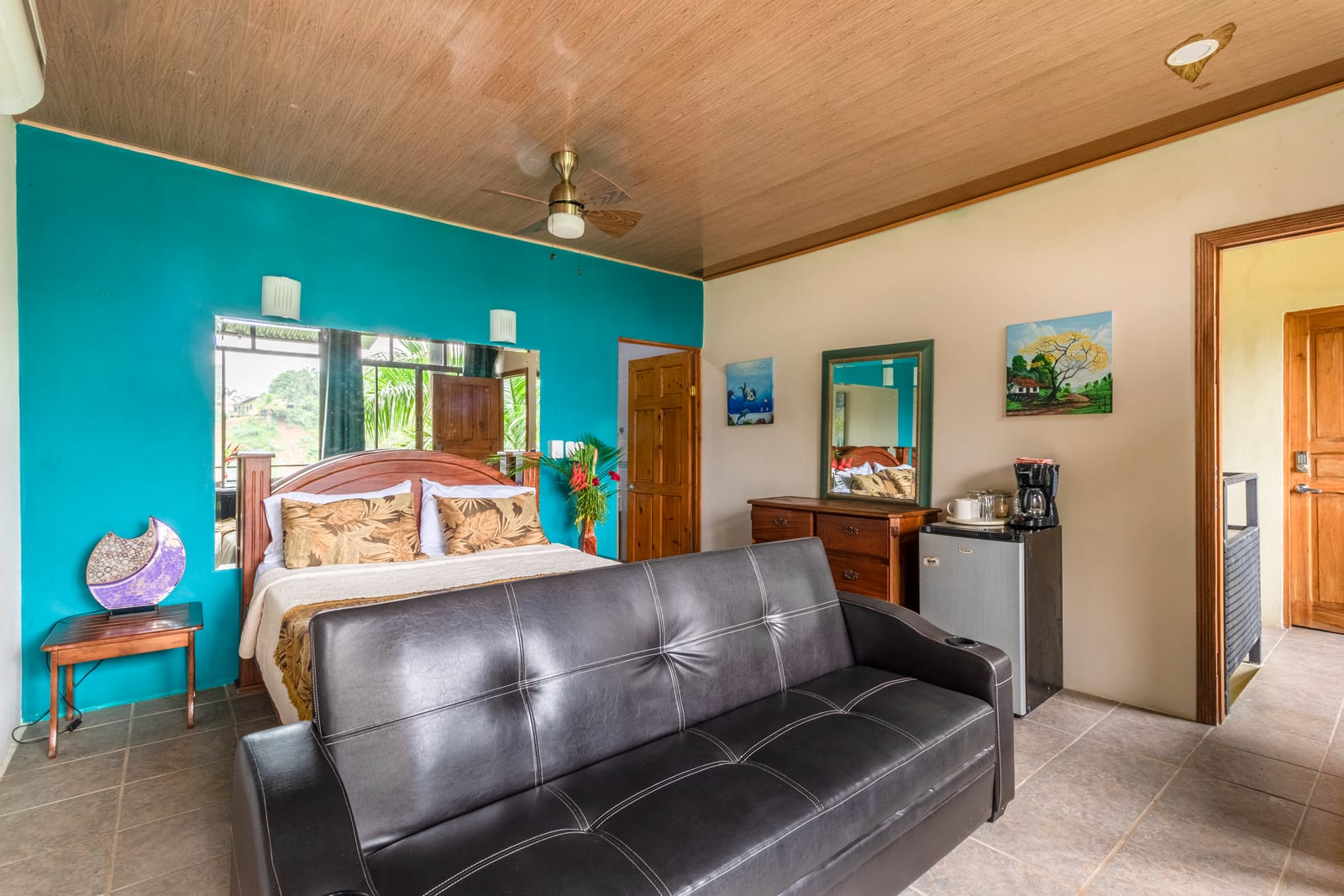 Tree Top Canopy mountain view room surrounded by jungle at Boutique Hotel Las Cascadas